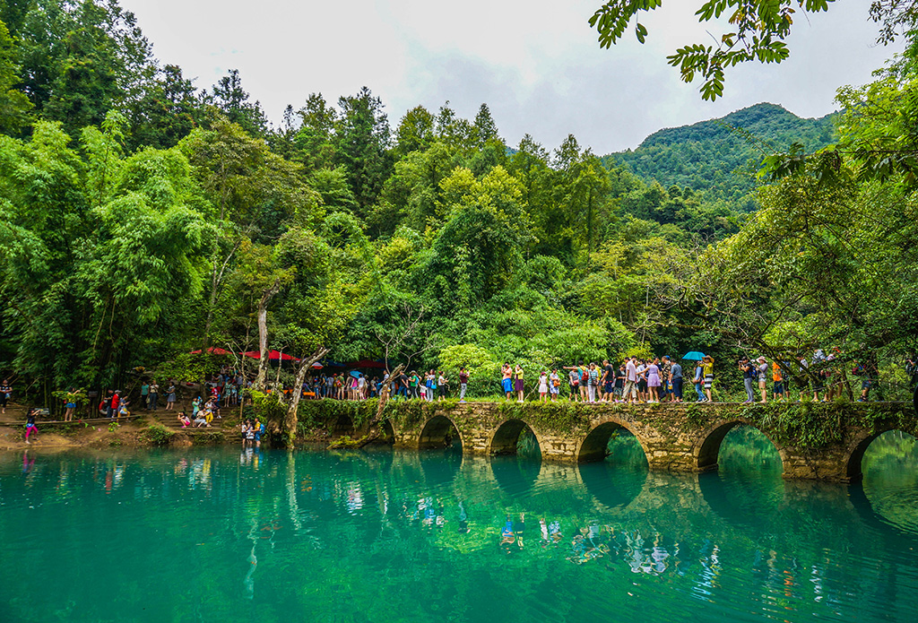 【五星荣耀贵州5日游】黄果树瀑布·西江千户苗寨·荔波小七孔·青岩古镇·下司古镇（15-20人精致小团、全程绝不强制消费）